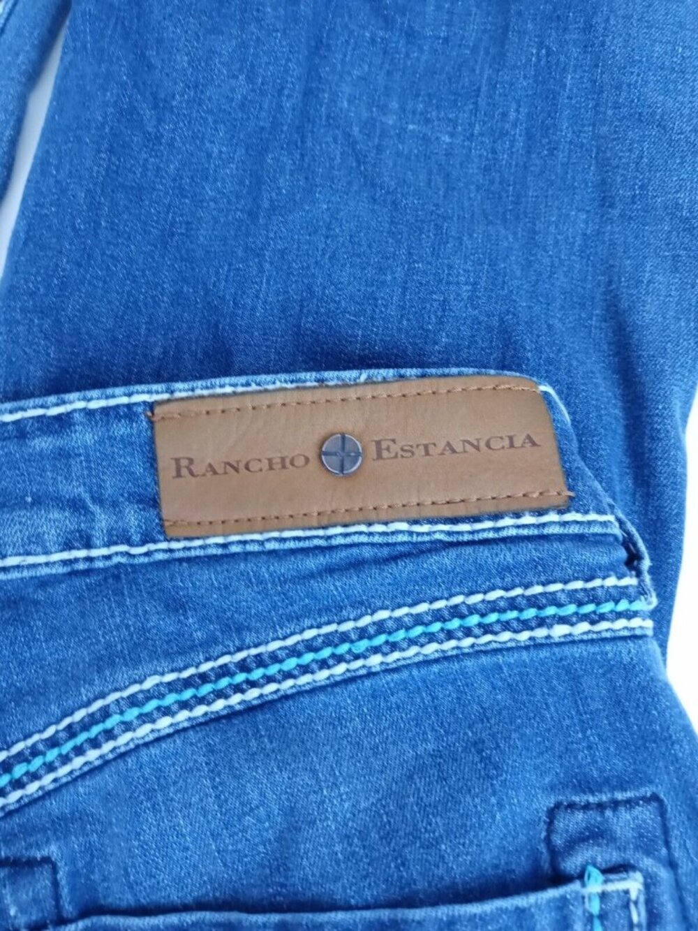 Rancho Estancia Jewelled Whiskered Distressed Embroidered Jeans Size 29 - Picture 8 of 10
